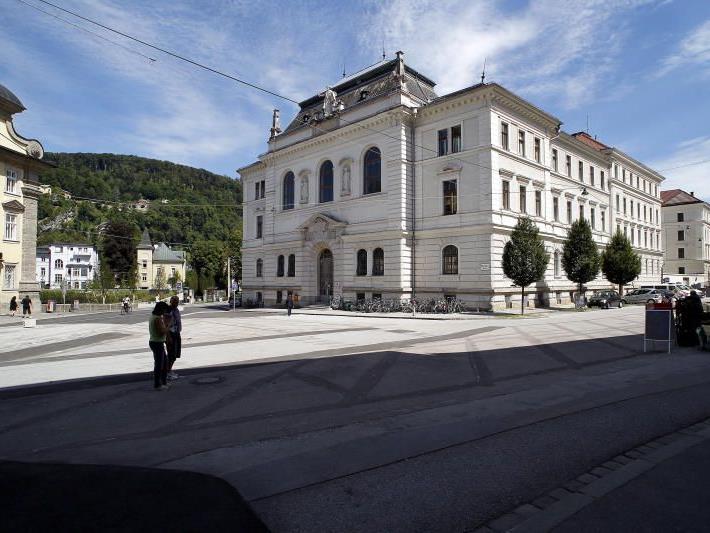 Landesgericht Salzburg: Auch der Mega-Prozess um die Seilbahn-Kata­strophe in Kaprun mit 155 Toten ging hier über die Bühne.
