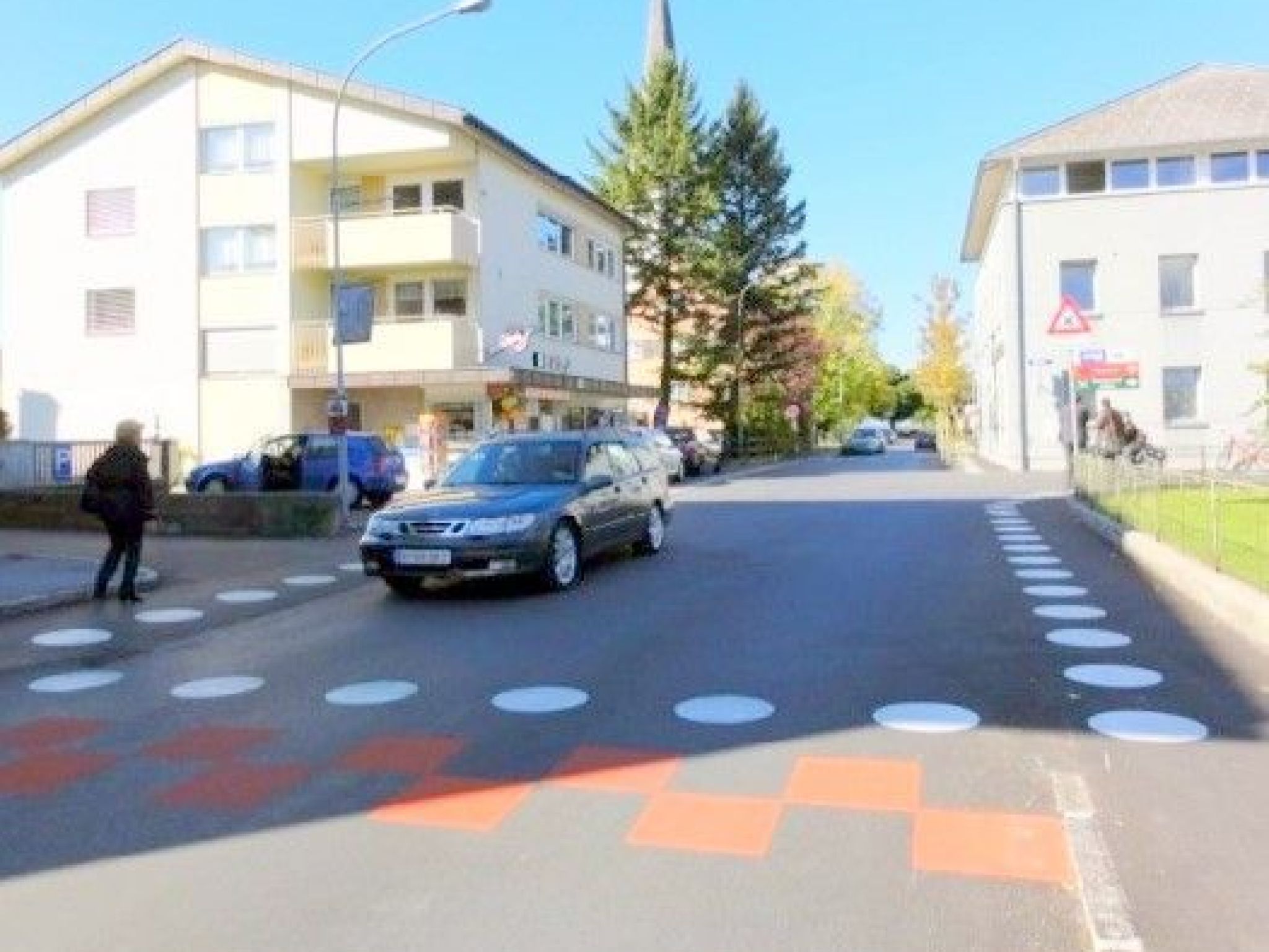 Geschwindigkeiten werden redzuziert Geschwindigkeiten werden redzuziert