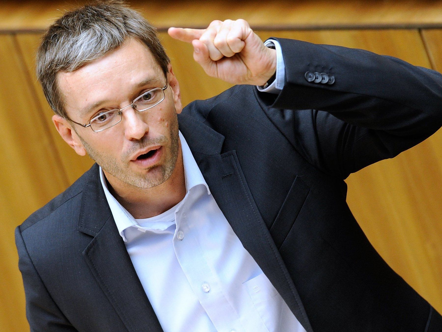 "Das ist eine neuerliche, infame Geschichtsverdrehung eines FPÖ-Spitzenfunktionärs" "Das ist eine neuerliche, infame Geschichtsverdrehung eines FPÖ-Spitzenfunktionärs"