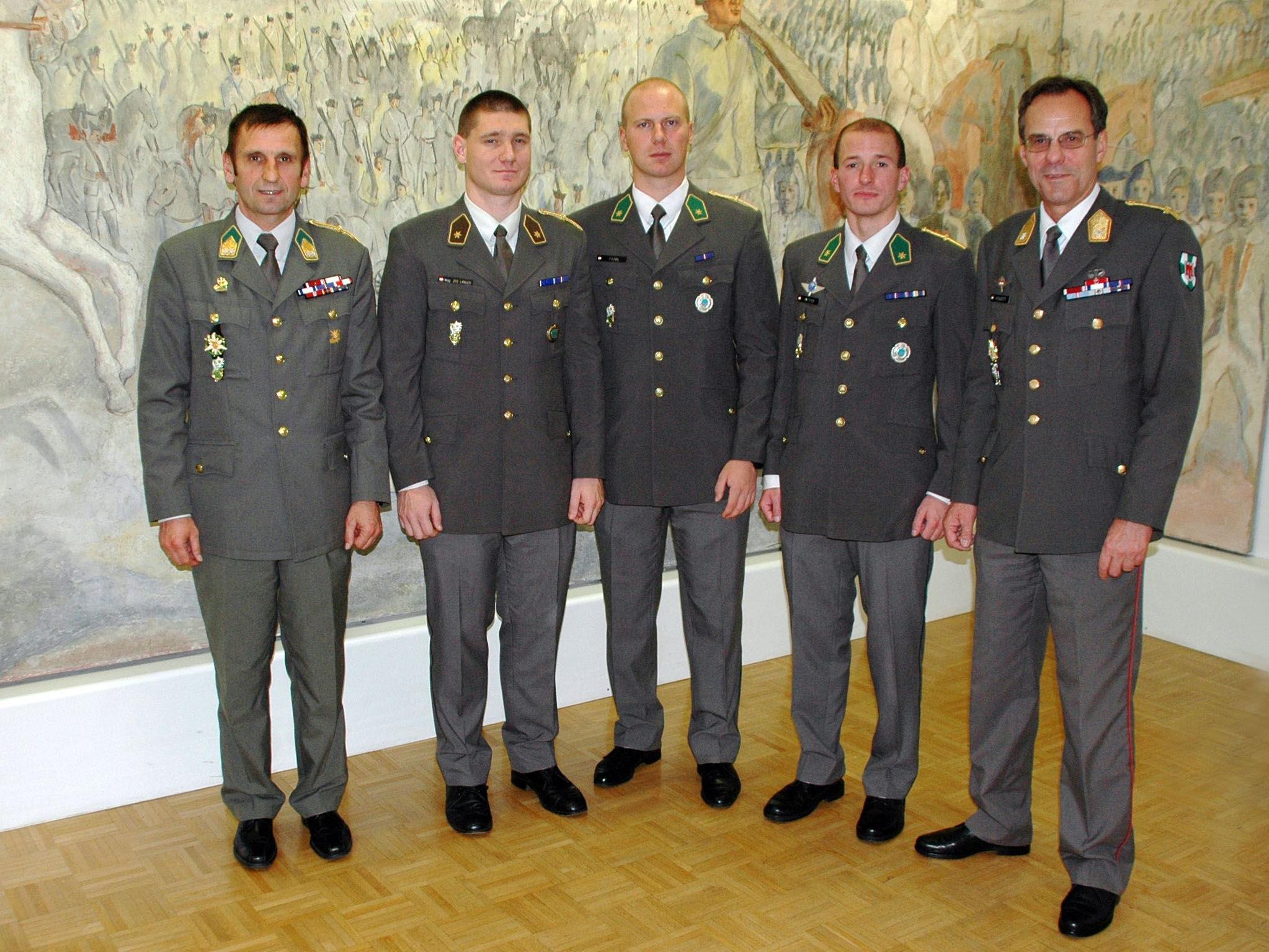 Offizierskorps des Vorarlberger Jägerbataillon 23 freut sich über Zuwachs