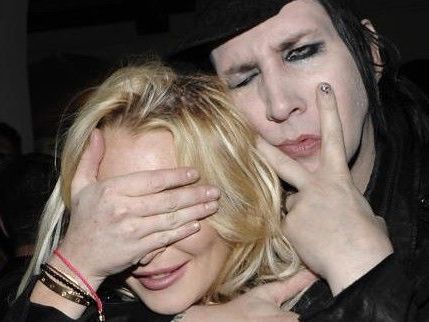 Lindsay Lohan liebt es zu feiern (hier mit Marilyn Manson) - nur sie ist nicht überall erwünscht. Lindsay Lohan liebt es zu feiern (hier mit Marilyn Manson) - nur sie ist nicht überall erwünscht.