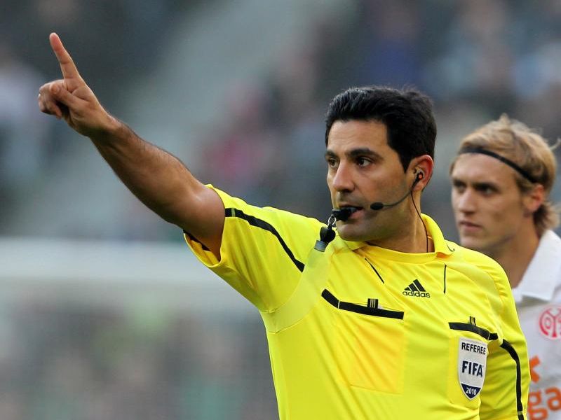 Wachsender Leistungsdruck und Angst, Fehler zu machen, wurden zur Belastung. Wachsender Leistungsdruck und Angst, Fehler zu machen, wurden zur Belastung.