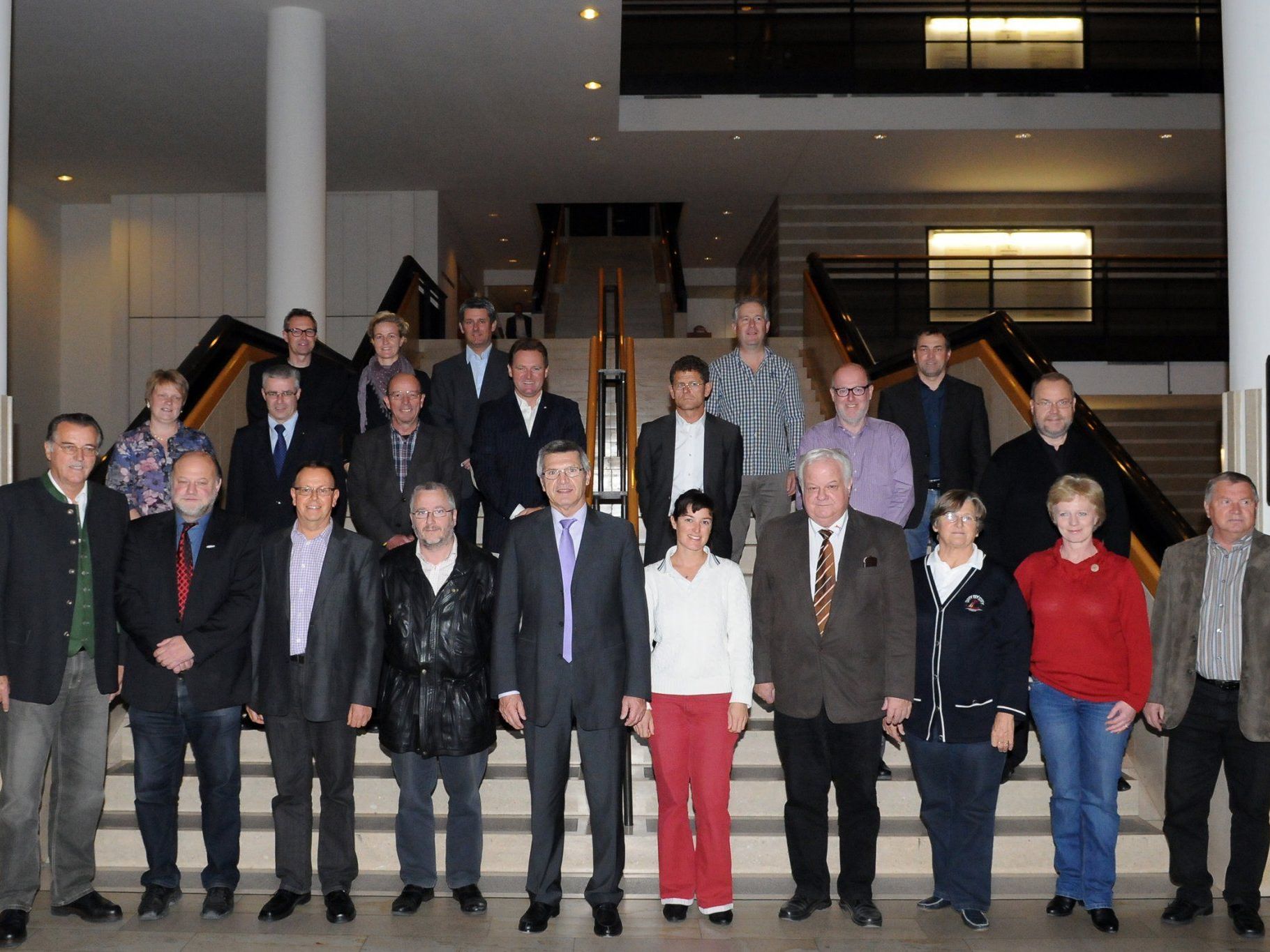 Die Mitglieder des Sportbeirates trafen sich im Landhaus zur ersten Sitzung in der neuen Funktionsperiode. Die Mitglieder des Sportbeirates trafen sich im Landhaus zur ersten Sitzung in der neuen Funktionsperiode.