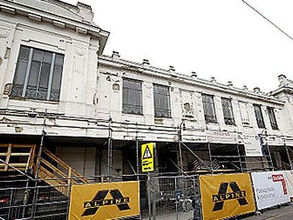 Die U6 macht wieder halt bei der Josefstädter Straße - der Bau geht jedoch weiter. Die U6 macht wieder halt bei der Josefstädter Straße - der Bau geht jedoch weiter.
