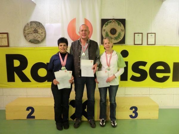 Die erfolgreichen Schützen v.l.n.r. Rüscher Katja, Egender Walter, Metzler Waltraud Die erfolgreichen Schützen v.l.n.r. Rüscher Katja, Egender Walter, Metzler Waltraud