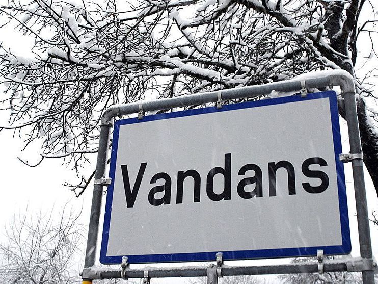 Öffnungszeiten auf der Deponie Gafadura in Vandans. Öffnungszeiten auf der Deponie Gafadura in Vandans.