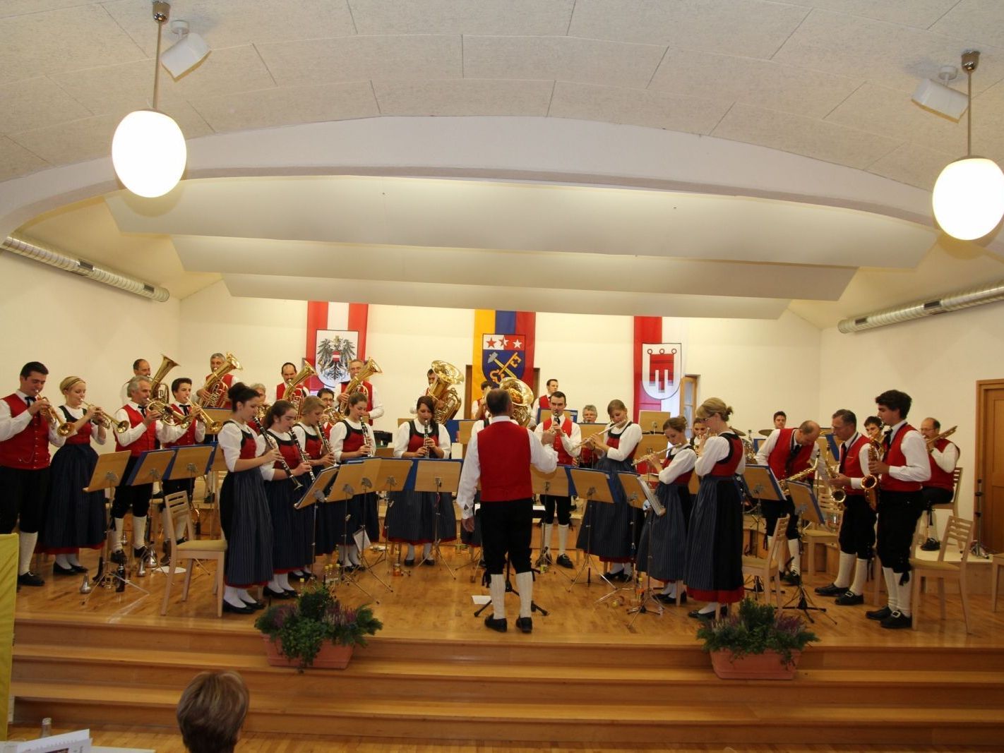 Die Musikantinnen und Musikanten der Bürgermusik spielten zum Frühschoppen auf Die Musikantinnen und Musikanten der Bürgermusik spielten zum Frühschoppen auf