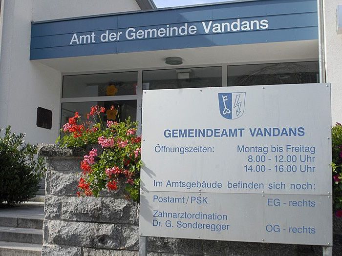Die Sitzung der Gemeindevertretung wird im Sitzungssaal des Gemeindeamtes Vandans stattfinden. Die Sitzung der Gemeindevertretung wird im Sitzungssaal des Gemeindeamtes Vandans stattfinden.