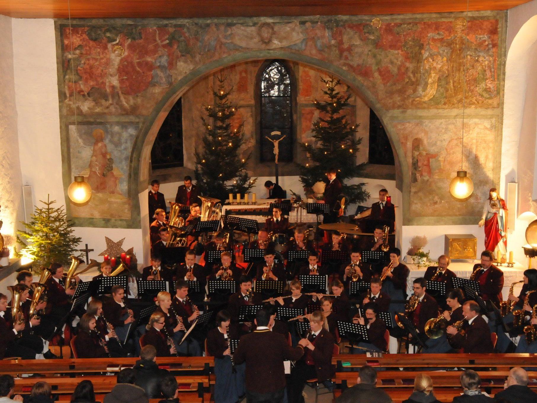 Reuthinger Musikanten begeistern beim Weihnachtskonzert