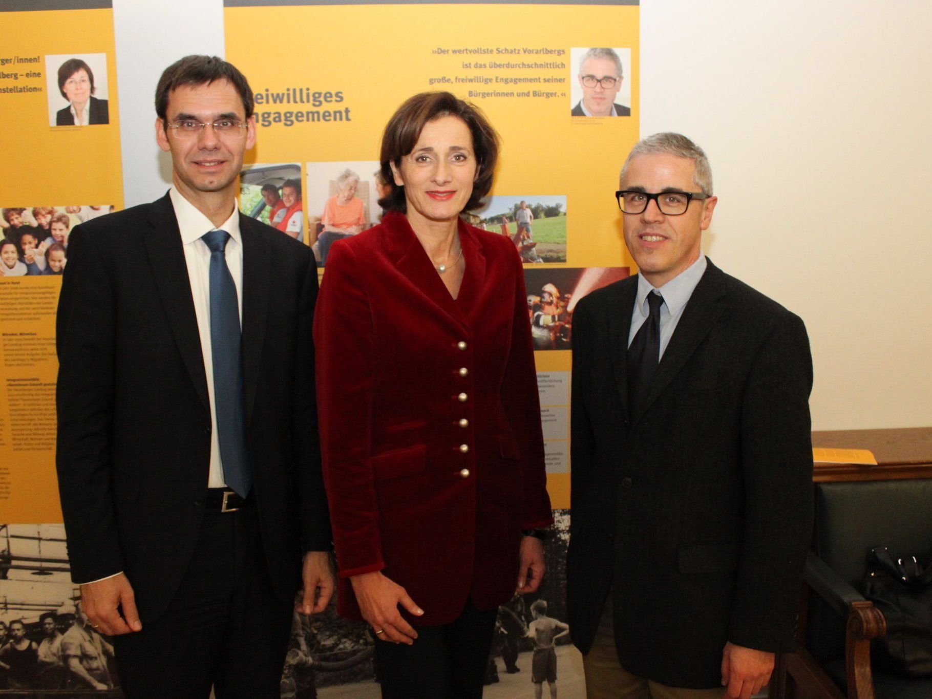 Landeshauptmann Markus Wallner mit Landtagspräsidentin Bernadette Mennel und Manfred Hellrigl. Landeshauptmann Markus Wallner mit Landtagspräsidentin Bernadette Mennel und Manfred Hellrigl.