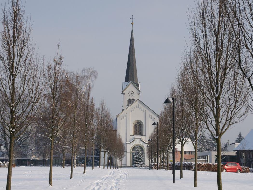 Am 24.12. kann das Friedenslicht ab 9 Uhr in der Pfarrkirche geholt werden.