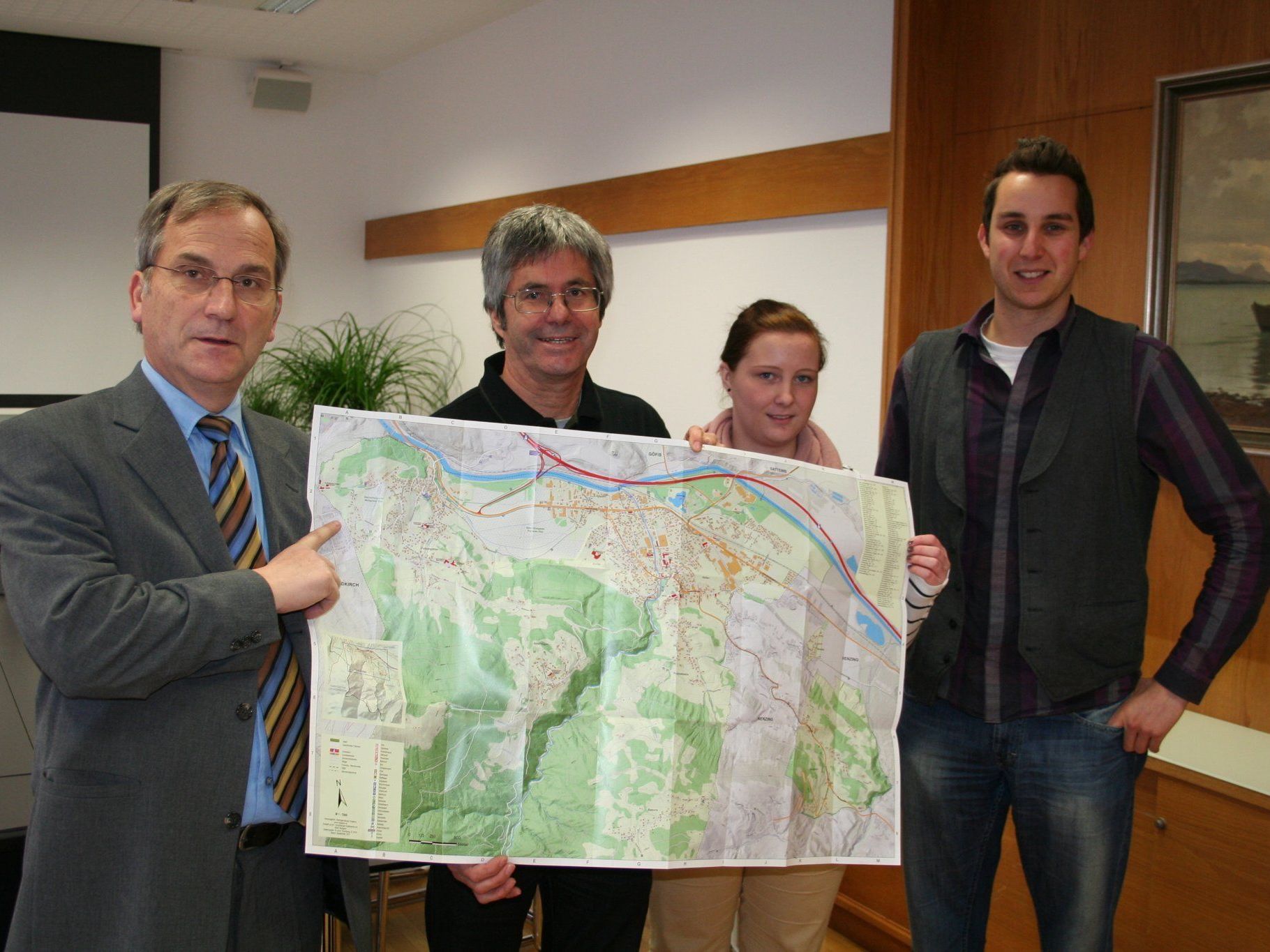 Bürgermeister Eugen Gabriel, Martin Tiefenthaler, Sabine Erath, Christian Neyer. Bürgermeister Eugen Gabriel, Martin Tiefenthaler, Sabine Erath, Christian Neyer.