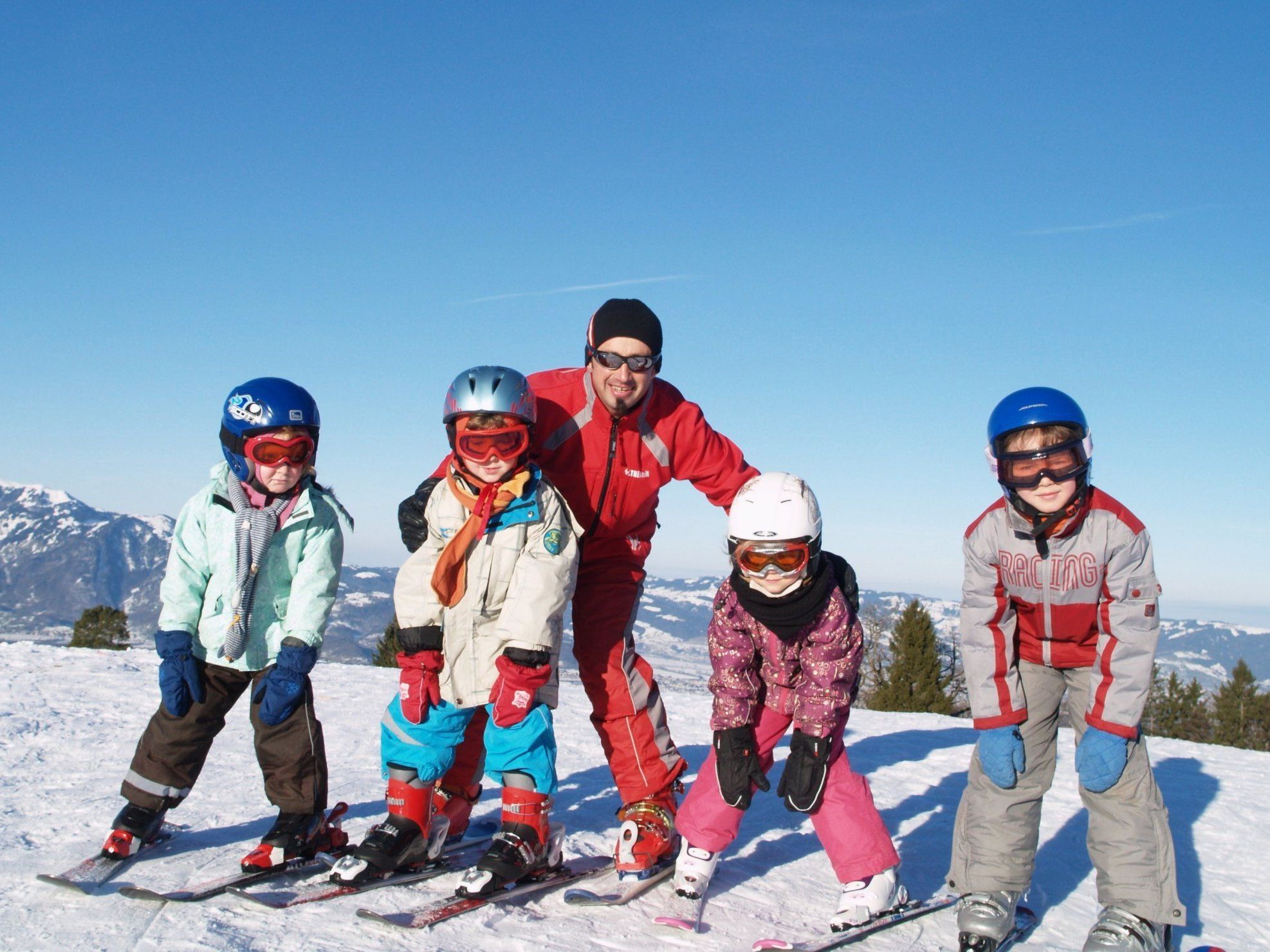 Organisator Jürgen Bachmann beim Schikurs am "Zwergenberg" in Furx. Organisator Jürgen Bachmann beim Schikurs am "Zwergenberg" in Furx.