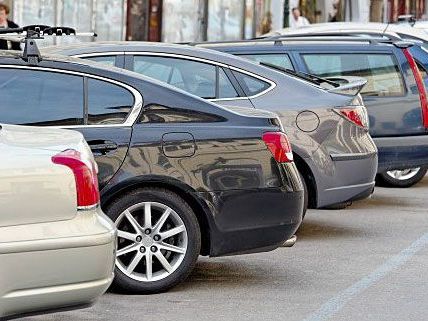 Parkplatzsuche in Hernals war oftmals eine Geduldprobe - mit dem Parkpickerl soll es besser werden Parkplatzsuche in Hernals war oftmals eine Geduldprobe - mit dem Parkpickerl soll es besser werden