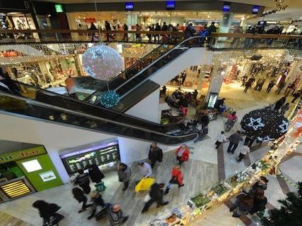 Zahlreiche Wiener strömten zum Einkaufen am 8. Dezember auch in die SCS Zahlreiche Wiener strömten zum Einkaufen am 8. Dezember auch in die SCS