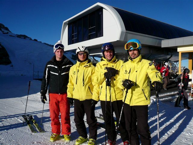 Alexander, Andreas, Günther und Markus beim Training in Sölden - Mehr Fotos unter: www.sv-goetzis.at