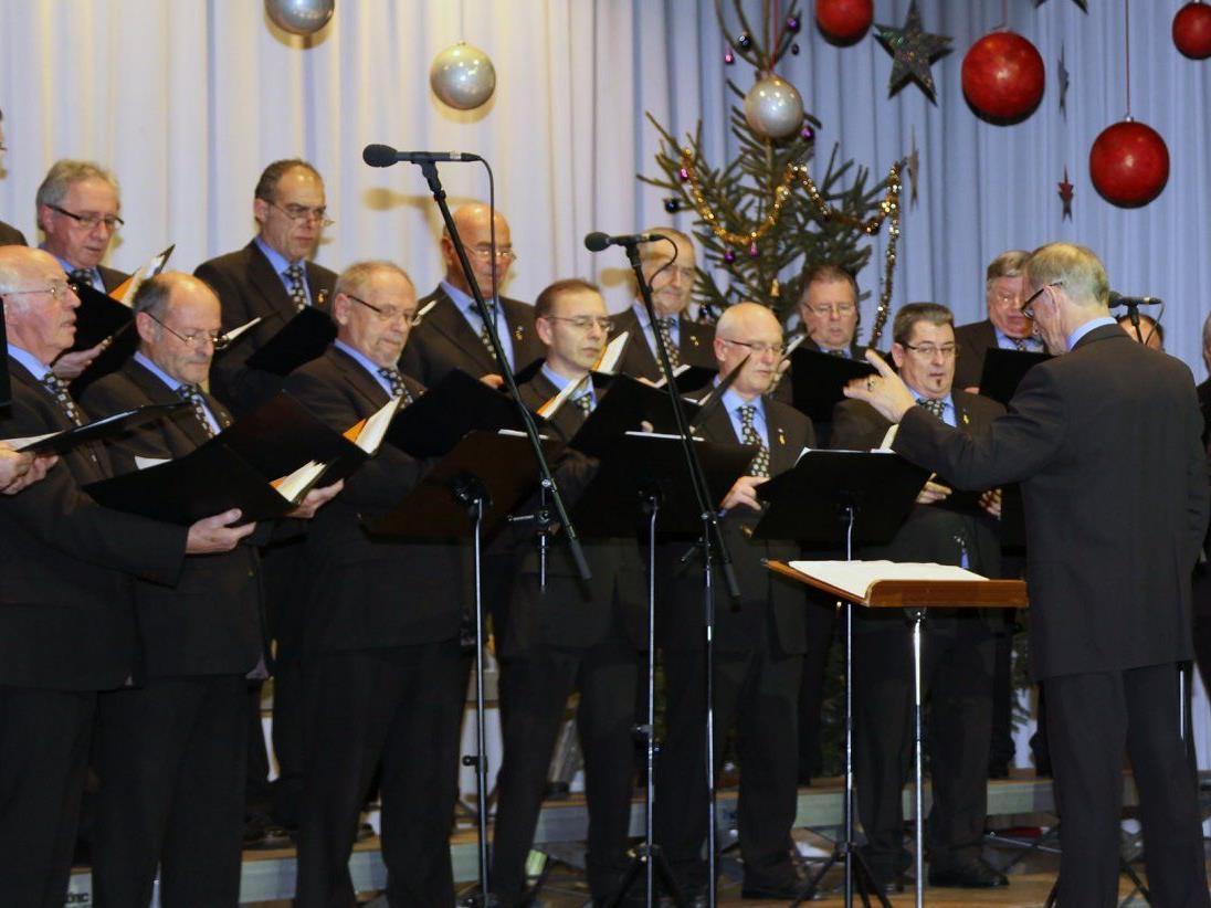 Mänerchor Muntlix gab das traditionelle Konzert an Weihnachten vor vollem Haus.