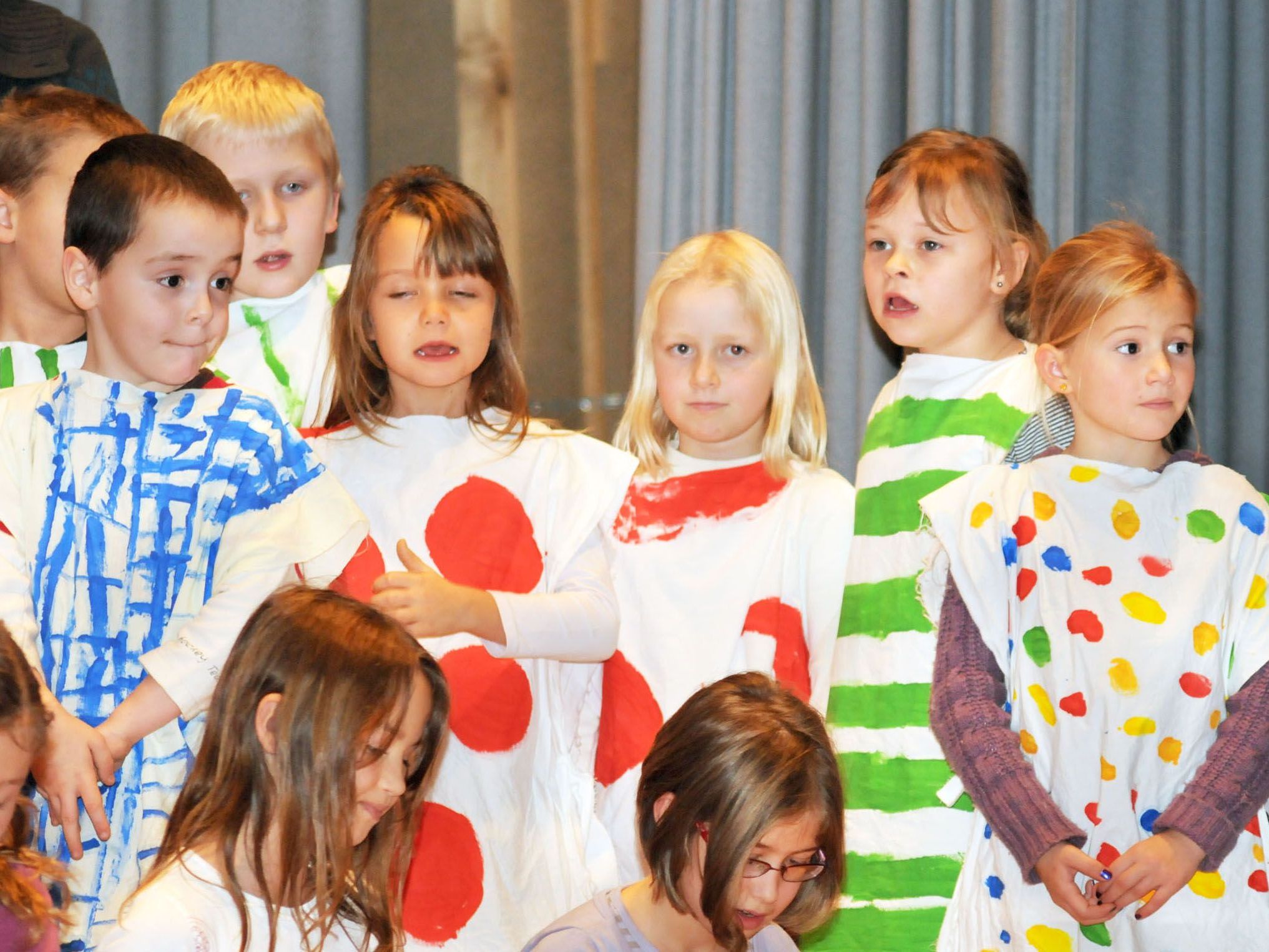 Volksschüler aus Gaißau bei ihrem Auftritt in der Rheinblickhalle Volksschüler aus Gaißau bei ihrem Auftritt in der Rheinblickhalle