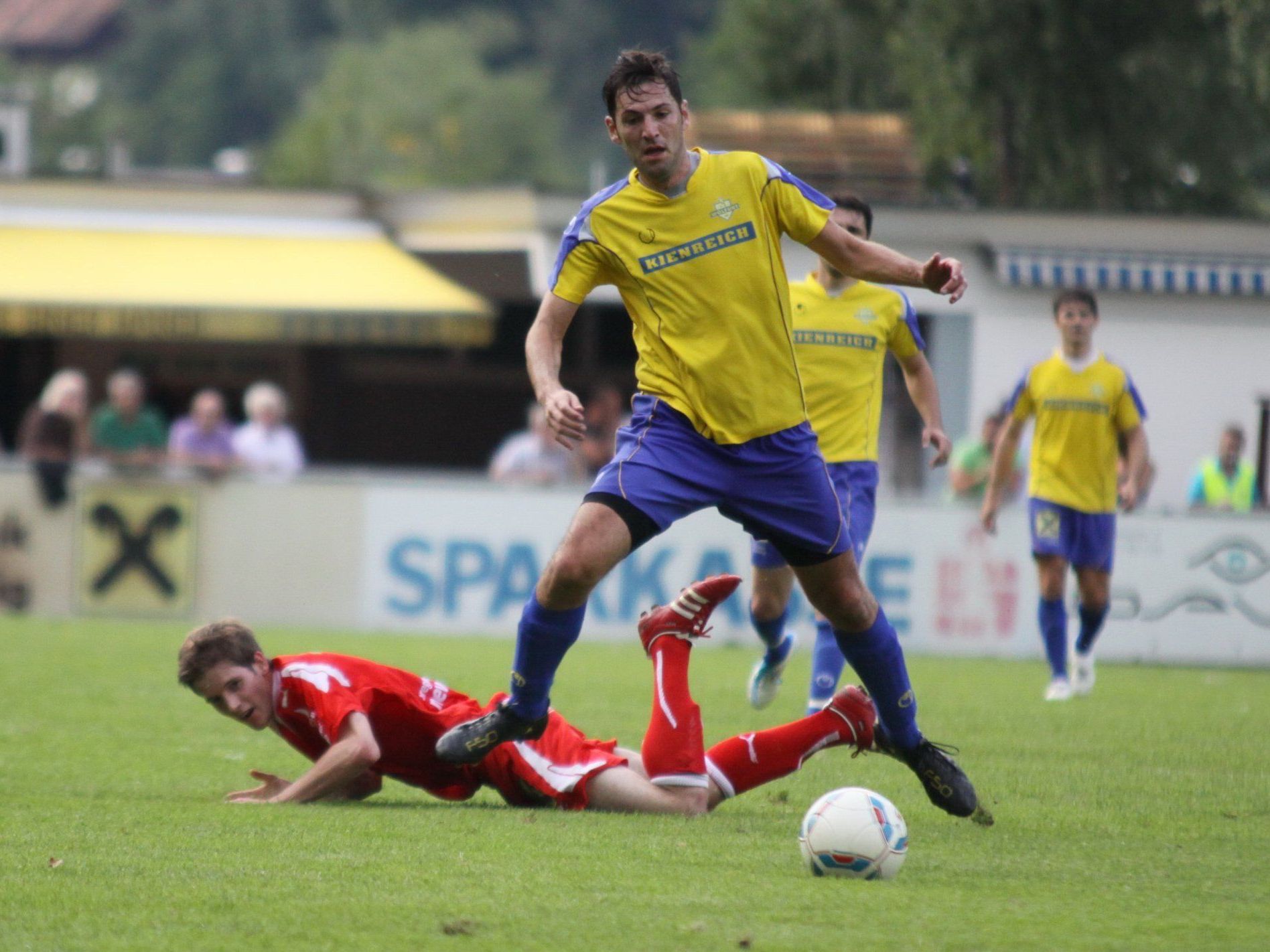 Emir Adzamija sucht einen neuen Klub. Emir Adzamija sucht einen neuen Klub.