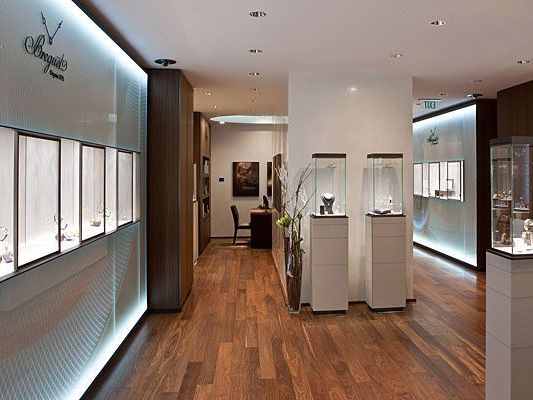 Die Breguet Boutique erstrahlt in neuem Glanz. Die Breguet Boutique erstrahlt in neuem Glanz.