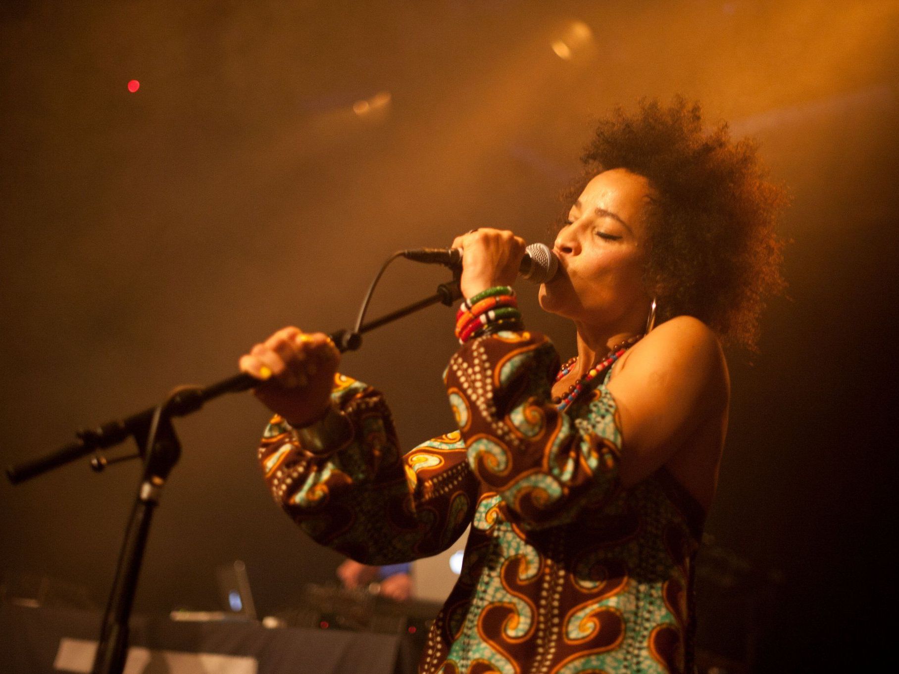 Bei den Songs von "Stereo MCs" wurde bis in die letzten Reihen abgetanzt. Bei den Songs von "Stereo MCs" wurde bis in die letzten Reihen abgetanzt.