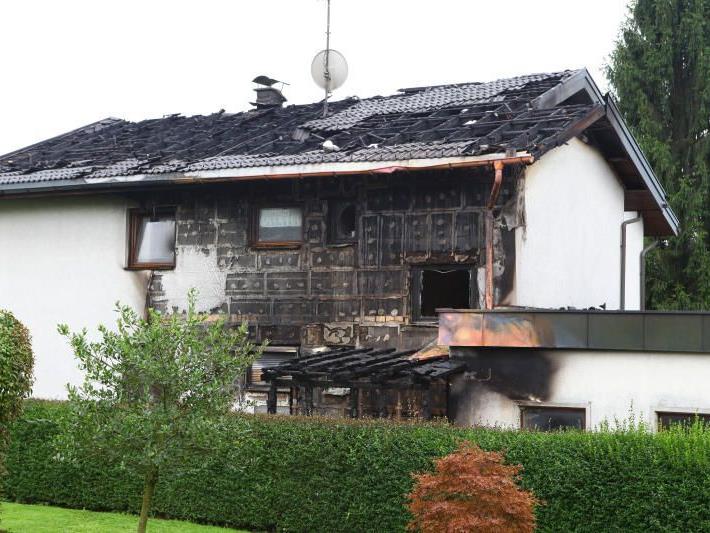 140.000 Euro Schaden: So sah das Haus nach dem Großbrand aus.