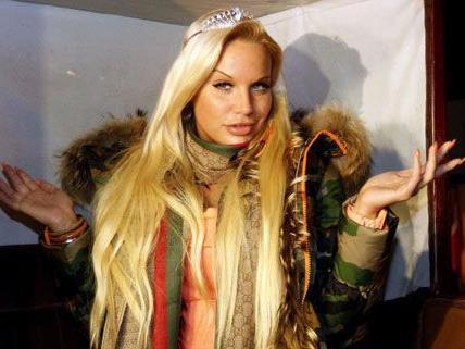 "Prinzessin" Gina-Lisa Lohfink erneut in Wien. "Prinzessin" Gina-Lisa Lohfink erneut in Wien.