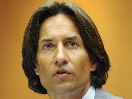 Karl-Heinz Grasser, hier auf einem Archivbild vom 01. Juli 2008 bei einer Pressekonferenz in Wien. Karl-Heinz Grasser, hier auf einem Archivbild vom 01. Juli 2008 bei einer Pressekonferenz in Wien.