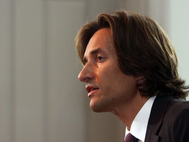 Tatsache ist, dass die entfernten Akten sich sechs Wochen außerhalb des Gerichts befanden. Tatsache ist, dass die entfernten Akten sich sechs Wochen außerhalb des Gerichts befanden.