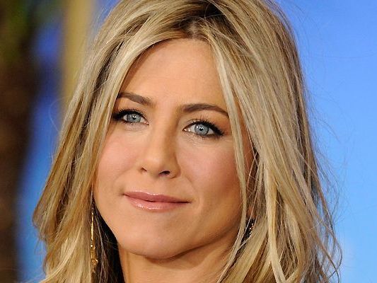 Jennifer Aniston lässt ihre Rivalin Angelina Jolie weit hinter sich. Jennifer Aniston lässt ihre Rivalin Angelina Jolie weit hinter sich.