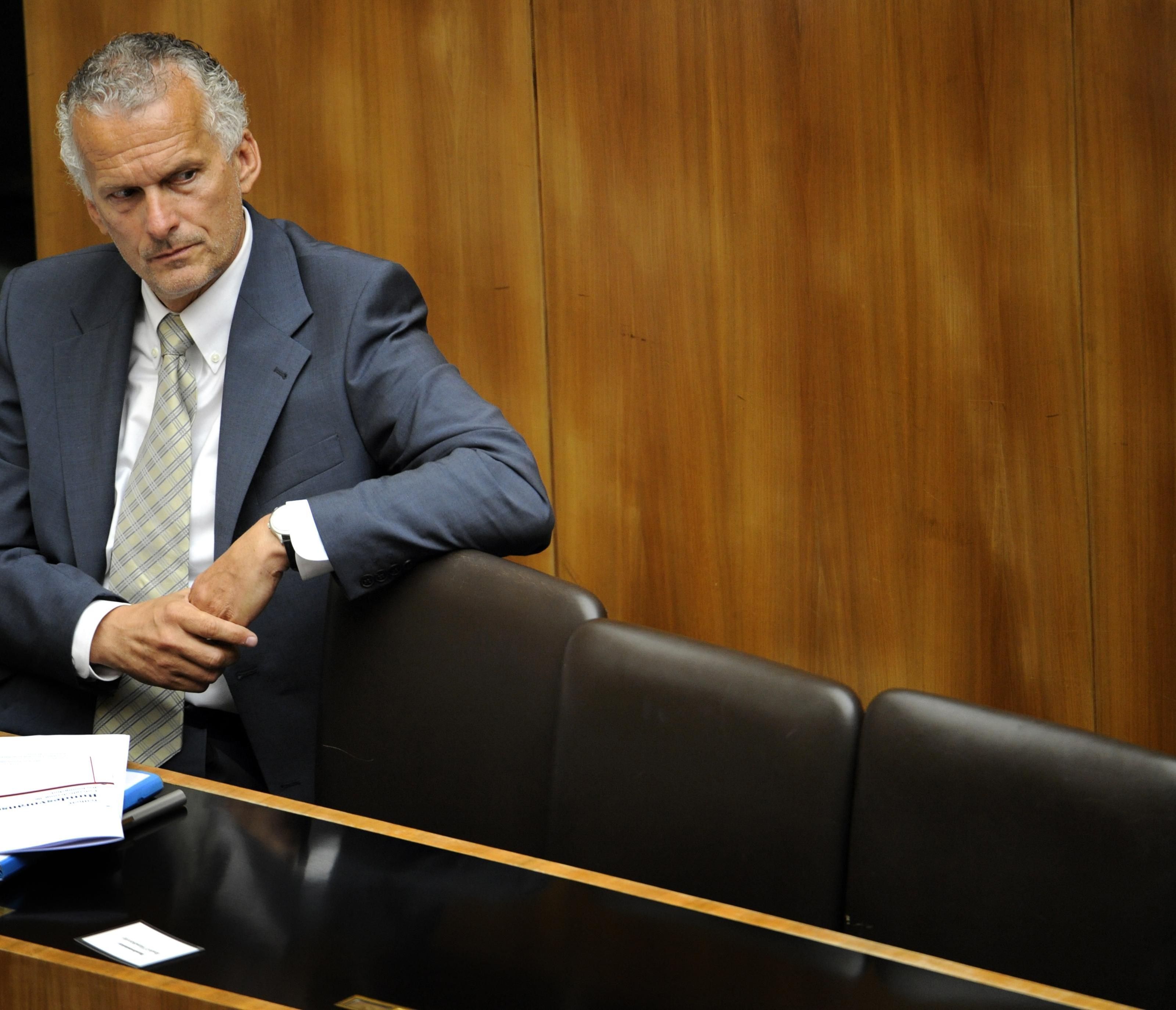 Moser: "Der Bürokratie entkommt in Österreich keiner". Moser: "Der Bürokratie entkommt in Österreich keiner".