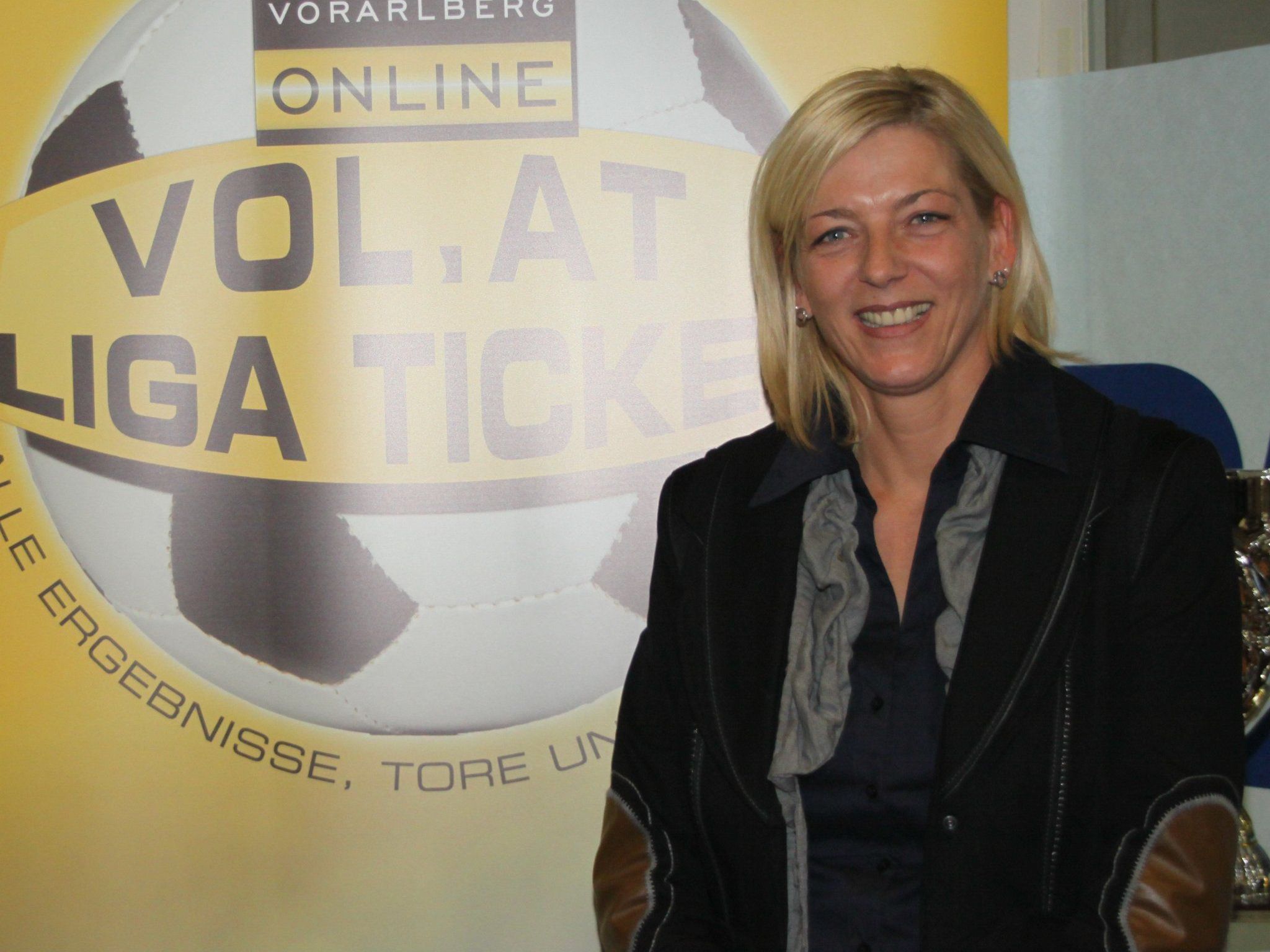 Natürlich lassen sich charmante Frauen das Turnier nicht entgehen. Natürlich lassen sich charmante Frauen das Turnier nicht entgehen.