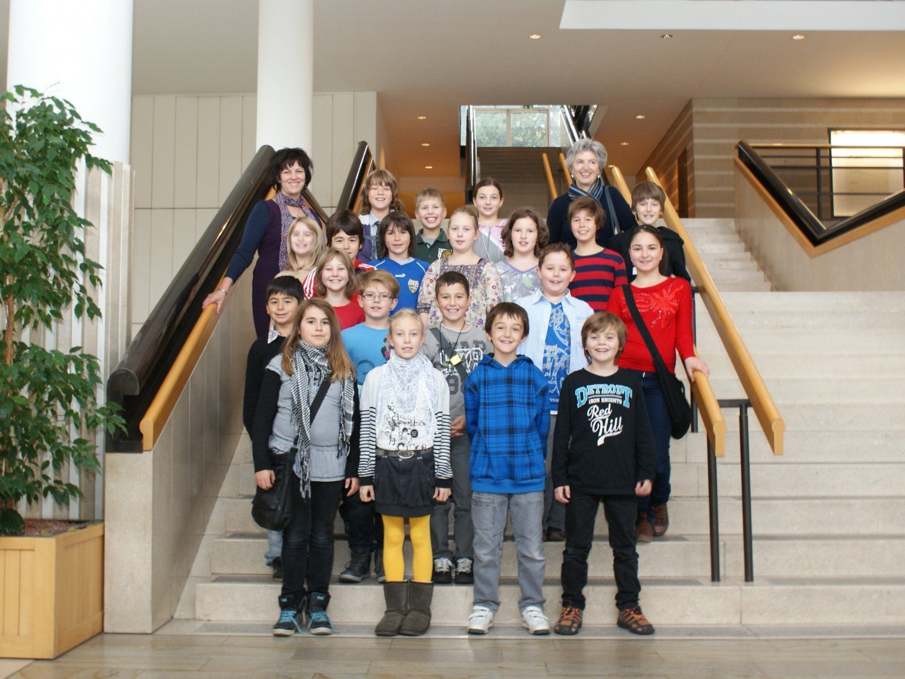 Unter den Besuchergruppen im Landhaus war auch die vierte Klasse der Volksschule Altach Unter den Besuchergruppen im Landhaus war auch die vierte Klasse der Volksschule Altach
