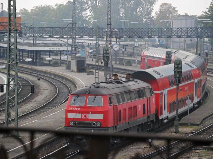 Fast zwei Jahrzehnte lang ist eine Verlegung des Hauptbahnhofs immer wieder Thema in Lindau. Fast zwei Jahrzehnte lang ist eine Verlegung des Hauptbahnhofs immer wieder Thema in Lindau.