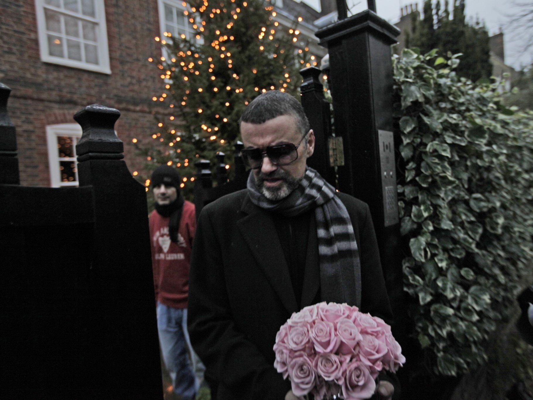 Sichtlich geschwächt - George Michael Sichtlich geschwächt - George Michael