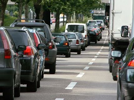 Der ÖAMTC warnt Autofahrer vor Staus am Mittwochnachmittag im Bereich zwischen Hernals und der Wiener Innenstadt. Der ÖAMTC warnt Autofahrer vor Staus am Mittwochnachmittag im Bereich zwischen Hernals und der Wiener Innenstadt.