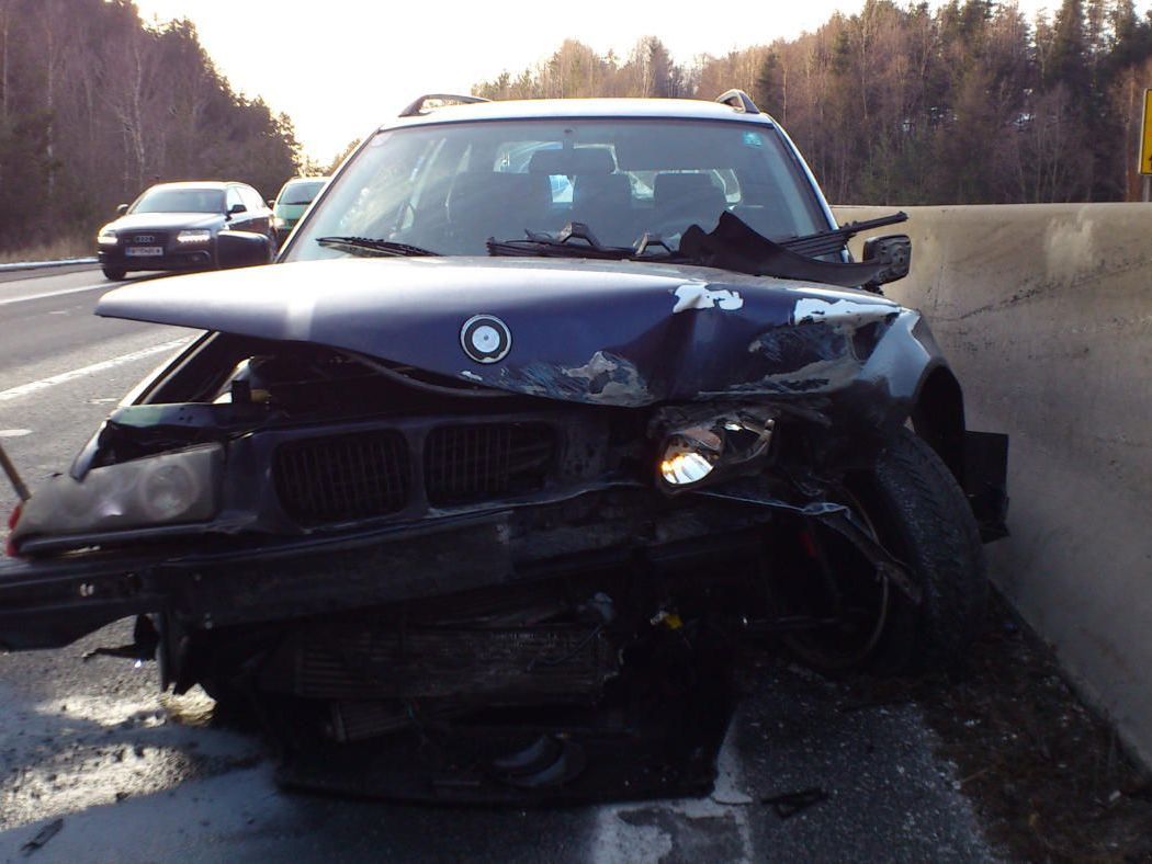 Glimpflich verlaufen ist dieser Unfall bei Krumbach Glimpflich verlaufen ist dieser Unfall bei Krumbach