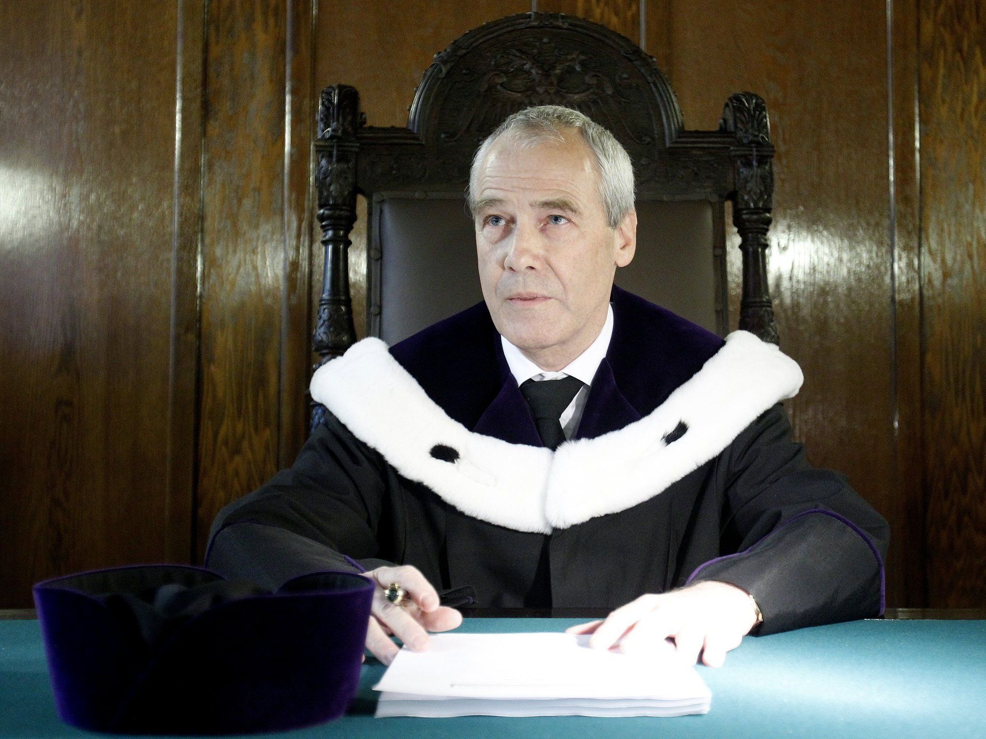 Verhandlungsvorsitzende Eckart Ratz am Donnerstag, 17. Februar 2011, vor der Berufungsverhandlung am OGH zum Fall Herberstein. Verhandlungsvorsitzende Eckart Ratz am Donnerstag, 17. Februar 2011, vor der Berufungsverhandlung am OGH zum Fall Herberstein.