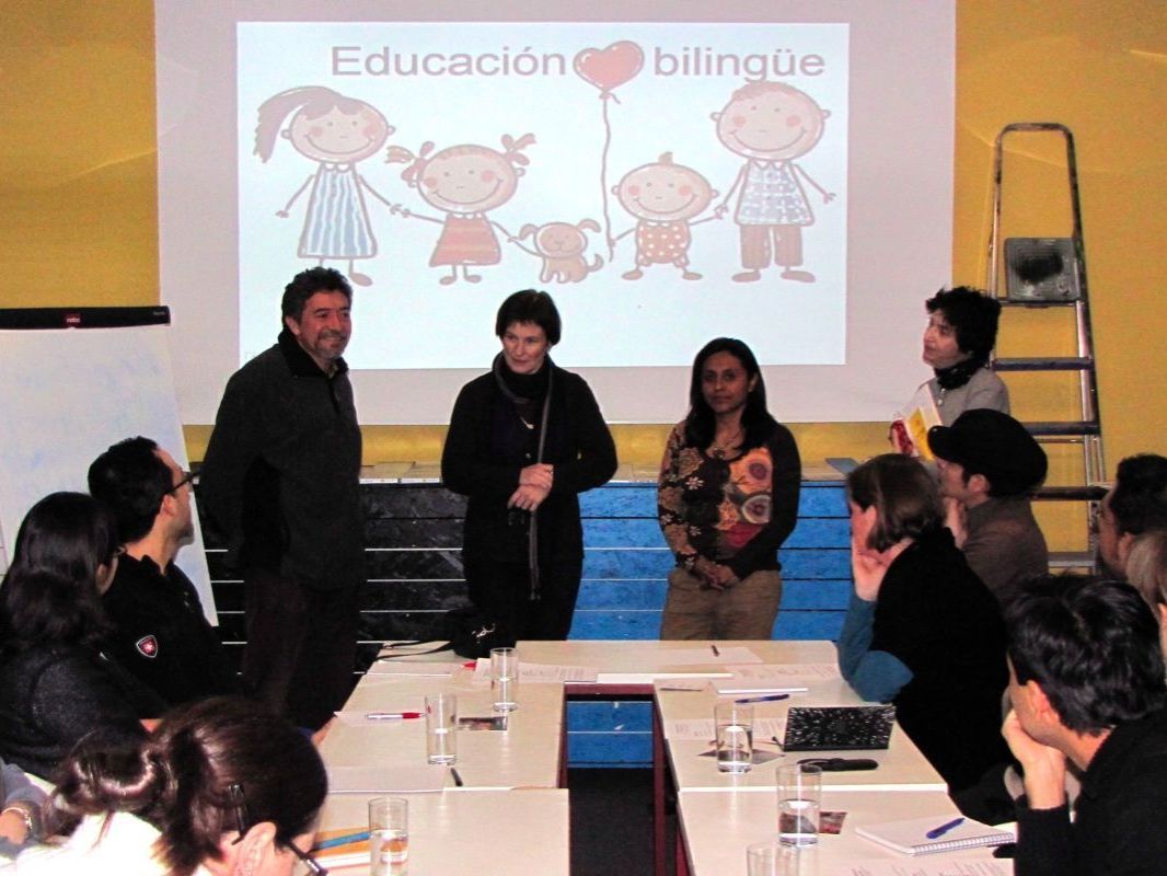 Gérardo Rojas, Elisabeth Allgäuer-Hackl, Pia Ludescher und María José Loyola in der Casa Latina Gérardo Rojas, Elisabeth Allgäuer-Hackl, Pia Ludescher und María José Loyola in der Casa Latina