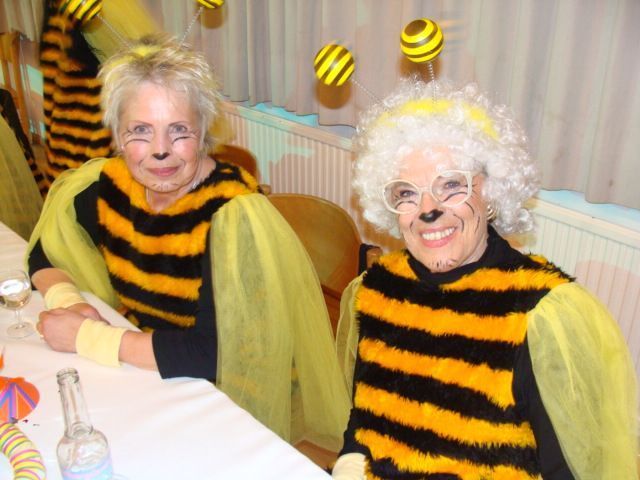 Nicht nur die flotten Bienen genossen den tollen Abend Nicht nur die flotten Bienen genossen den tollen Abend