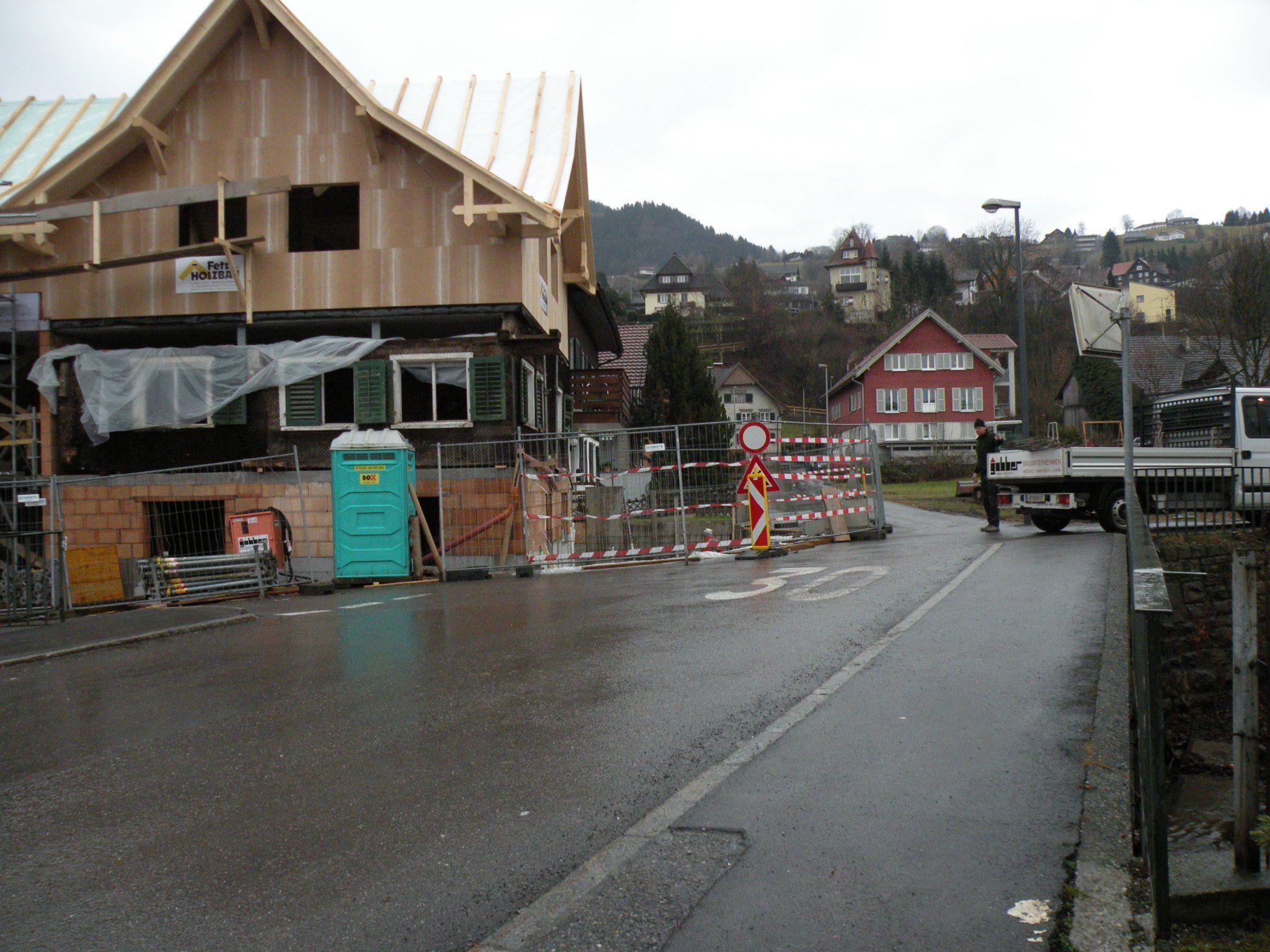Die Querverbindung Schlossgasse/Weppbach ist derzeit wieder gesperrt.