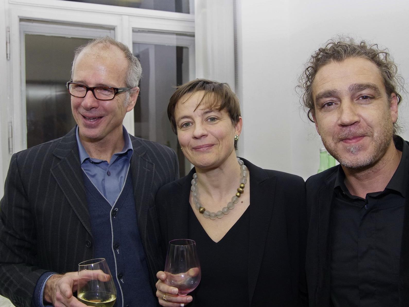 Robert Hahn sowie Büroleiterin Miriam Seiler und Architekt Jesco Hutter