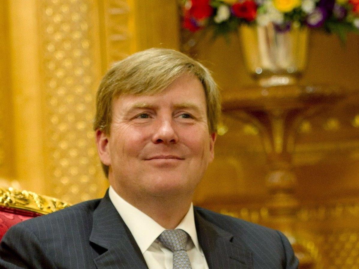 Willem-Alexander werden dubiose Geschäfte bezüglich seiner verkauften Villa nachgesagt. Willem-Alexander werden dubiose Geschäfte bezüglich seiner verkauften Villa nachgesagt.