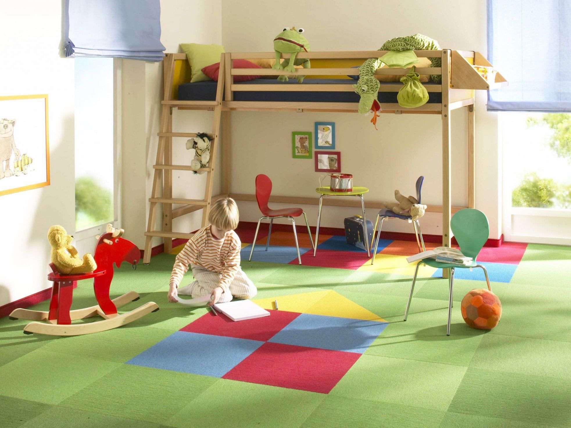 Familien auf Wohnungssuche benötigen meist mehr als zwei Zimmer mit Küche und Bad. Allerdings ist das entsprechende Angebot an größeren Mietwohnungen im freien Markt im Land begrenzt. Familien auf Wohnungssuche benötigen meist mehr als zwei Zimmer mit Küche und Bad. Allerdings ist das entsprechende Angebot an größeren Mietwohnungen im freien Markt im Land begrenzt.