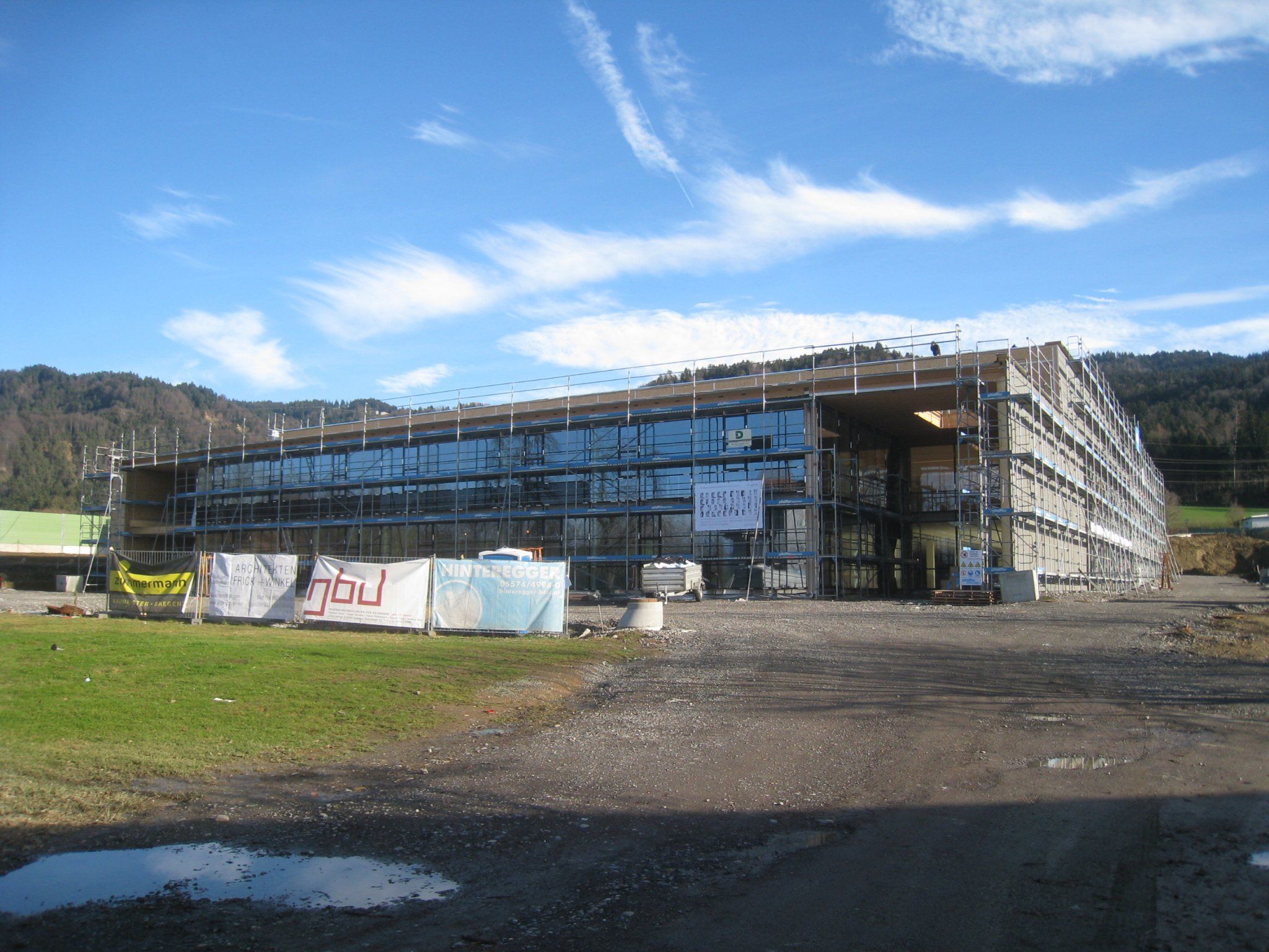 Der Typico-Betriebsneubau an der Peripherie von Lochau im Bereich Reutele entwickelt sich zusehends. Der Typico-Betriebsneubau an der Peripherie von Lochau im Bereich Reutele entwickelt sich zusehends.