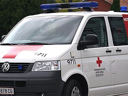 Eine 48-jährige Dornbirnerin wurde am Dienstag von einem LKW erfasst und verletzt