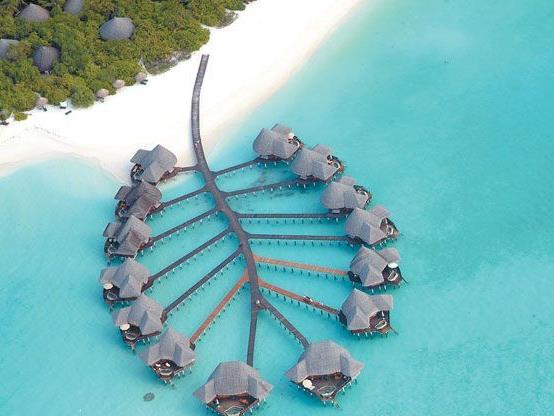 Die Luxus-Resorts sind legendär – es gibt aber auch die "normalen" Inseln der Einheimischen