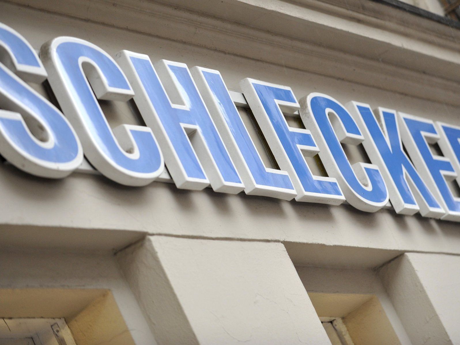 Schlecker meldete Insolvenz an - 3000 Arbeitnehmer in Österreich sind betroffen. Schlecker meldete Insolvenz an - 3000 Arbeitnehmer in Österreich sind betroffen.