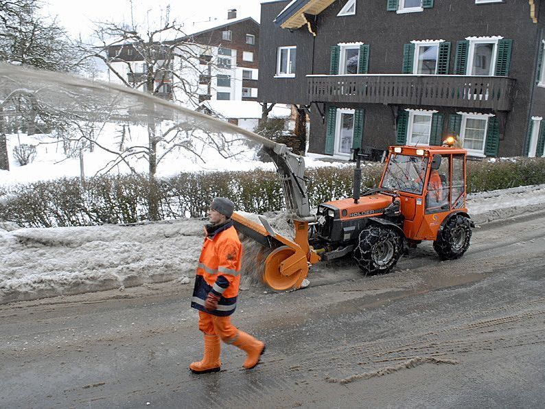 Schneeräumung in der Silvrettastraße in Schruns Schneeräumung in der Silvrettastraße in Schruns