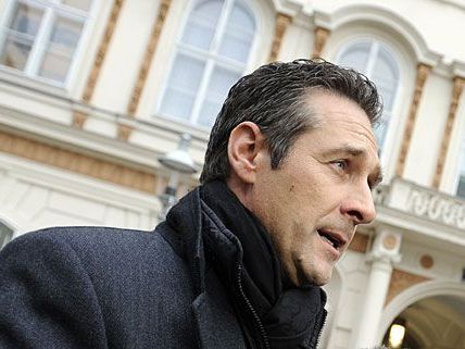 H. C. Strache gibt sich großzügig: Seinen Orden sollen die Österreicher haben H. C. Strache gibt sich großzügig: Seinen Orden sollen die Österreicher haben